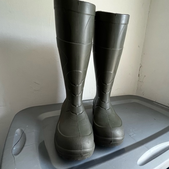 2 pair of boots Bundle Season Sale🥾 - Picture 3 of 11